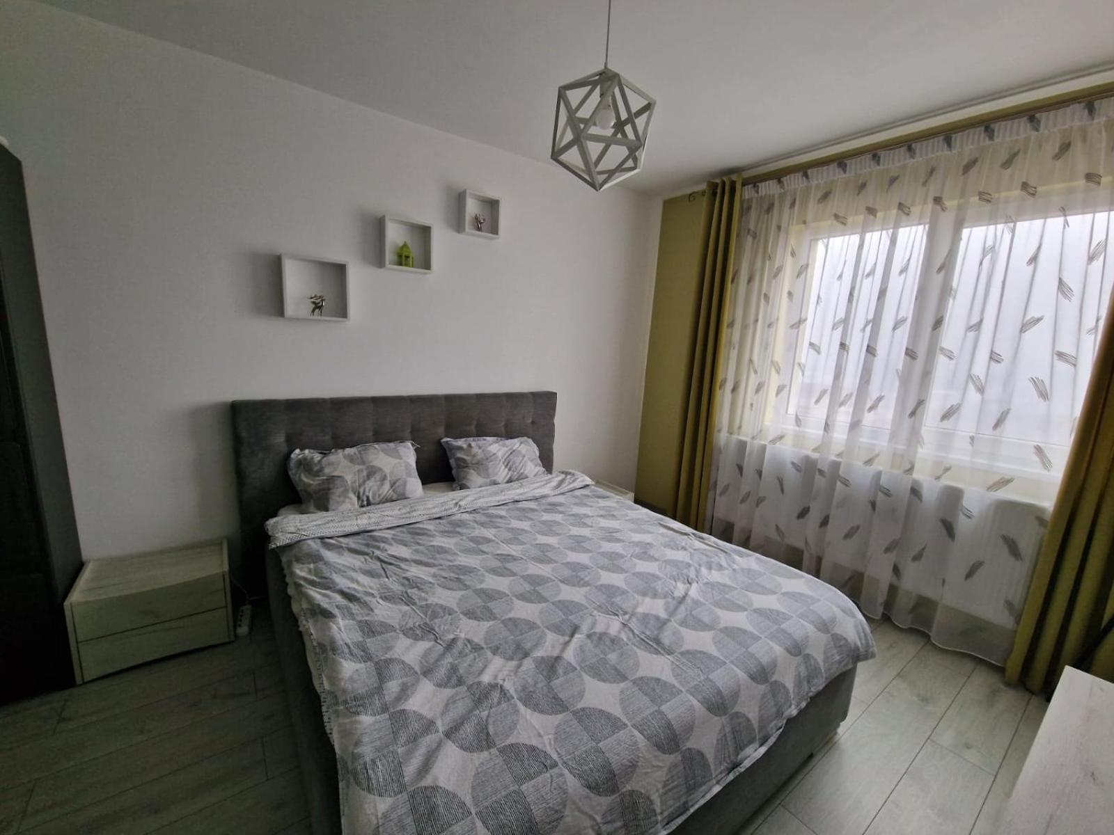 Gray Apartment Nearby Amethyst & Vivo Mall Floreşti المظهر الخارجي الصورة